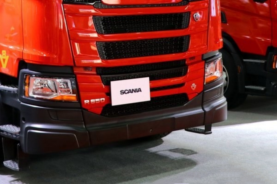 Powerful Performance! Scania R650 V8 Fire Truck Overview (7)