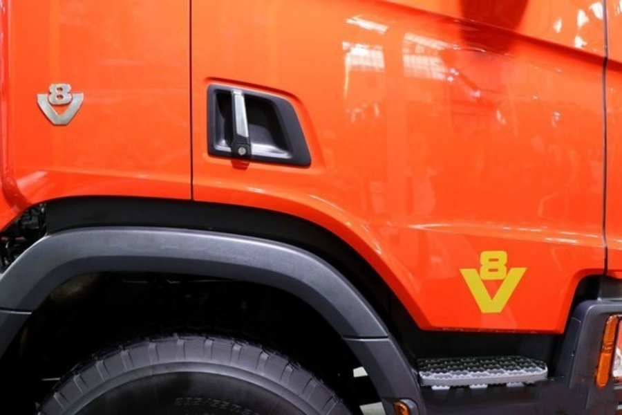 Powerful Performance! Scania R650 V8 Fire Truck Overview (9)