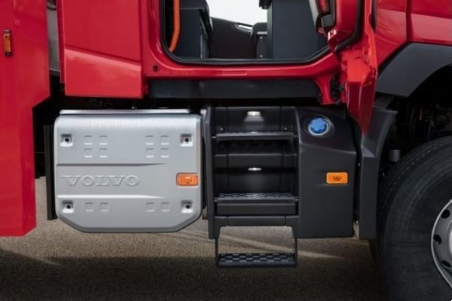 Seats 8 Crew Members In-Depth Overview of the Volvo FMX Fire Truck (12)