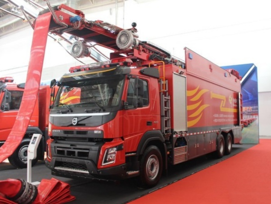 Seats 8 Crew Members In-Depth Overview of the Volvo FMX Fire Truck (15)