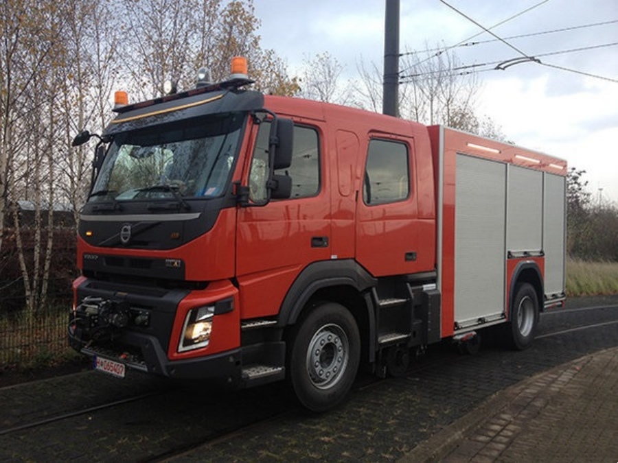 Seats 8 Crew Members In-Depth Overview of the Volvo FMX Fire Truck (2)