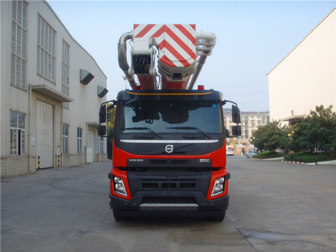 Volvo 62M Water Foam Tower Fire Truck (3)