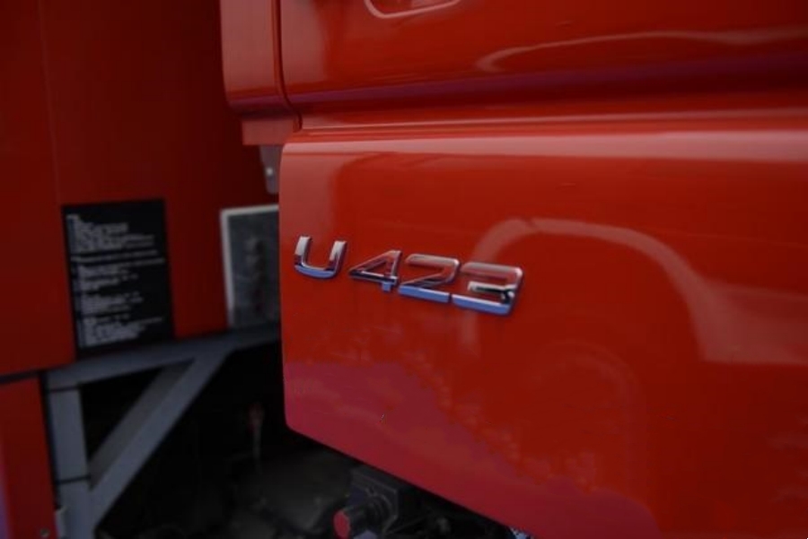 3000L Unimog U423 4WD Road-Rail Dual-Use Water Foam Fire Truck — Versatile and Multi-functional! (11)