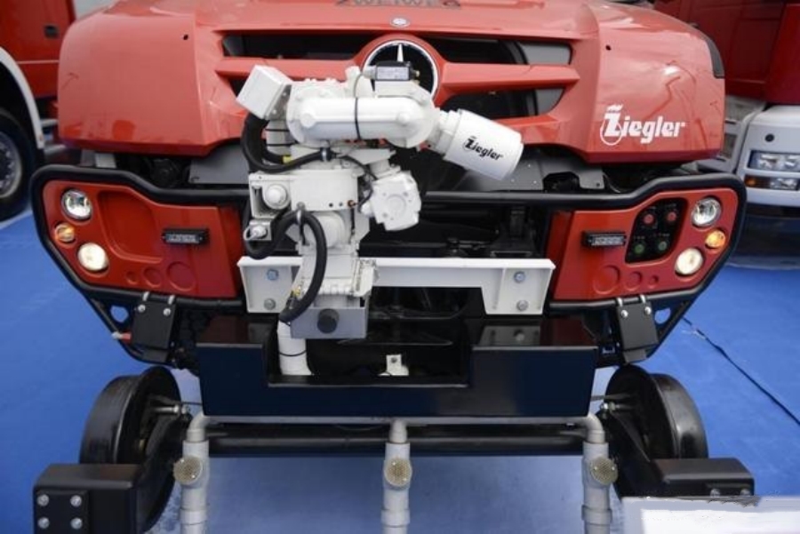 3000L Unimog U423 4WD Road-Rail Dual-Use Water Foam Fire Truck — Versatile and Multi-functional! (2)