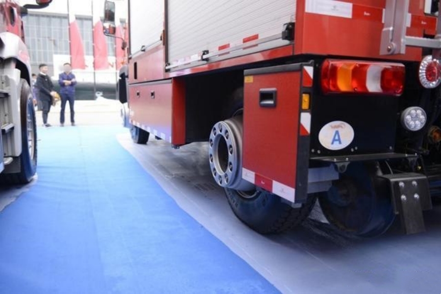 3000L Unimog U423 4WD Road-Rail Dual-Use Water Foam Fire Truck — Versatile and Multi-functional! (7)