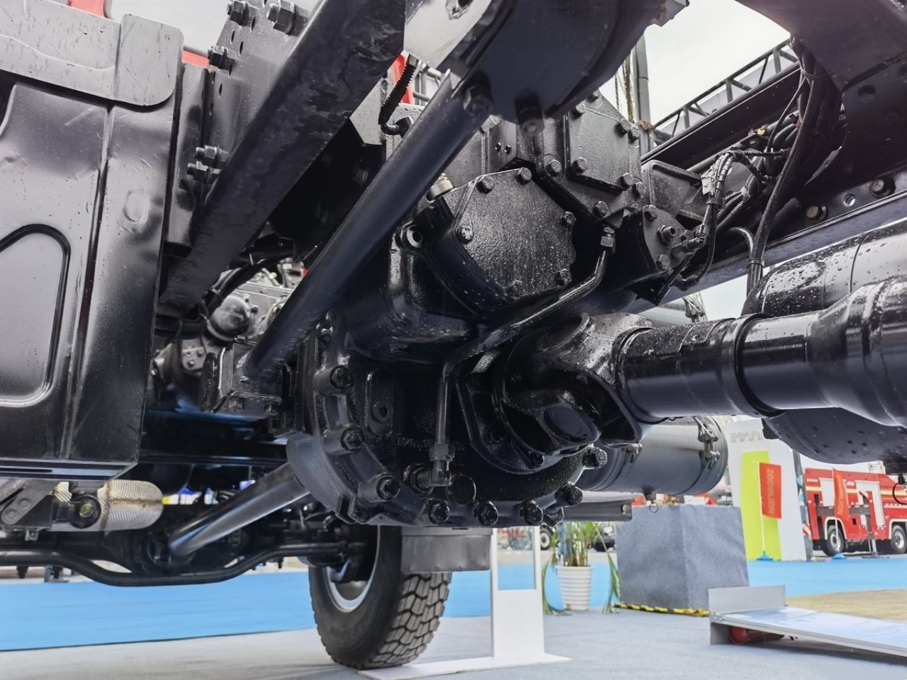 4x4 360HP SAIC Hongyan GENHOO H6 Fire Truck — Modern and Advanced! (13)