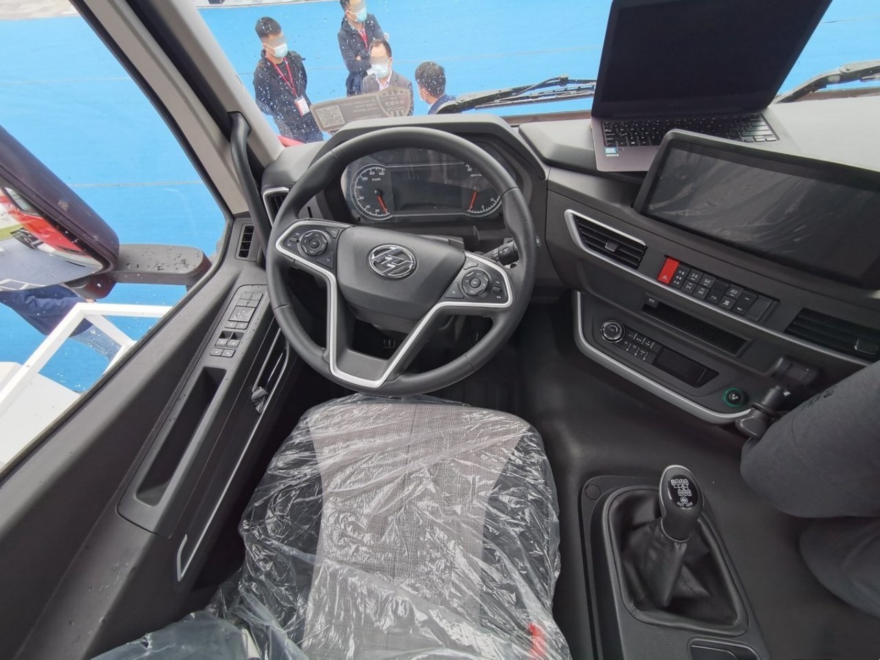 4x4 360HP SAIC Hongyan GENHOO H6 Fire Truck — Modern and Advanced! (15)