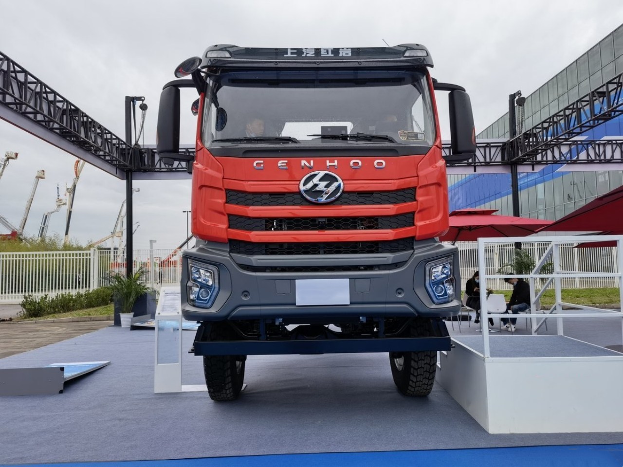 4x4 360HP SAIC Hongyan GENHOO H6 Fire Truck — Modern and Advanced! (2)