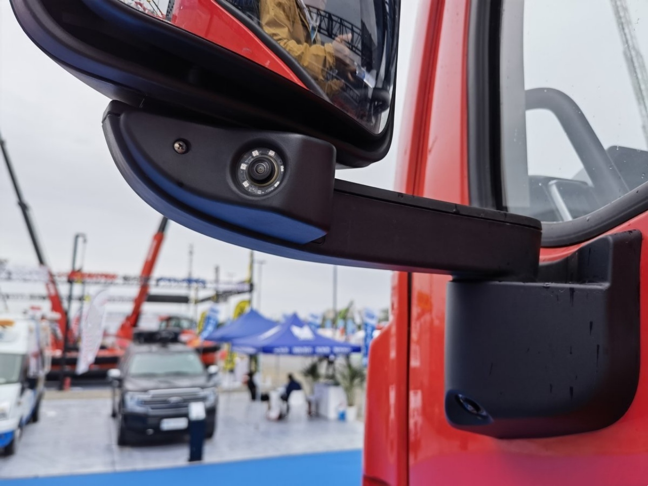 4x4 360HP SAIC Hongyan GENHOO H6 Fire Truck — Modern and Advanced! (5)