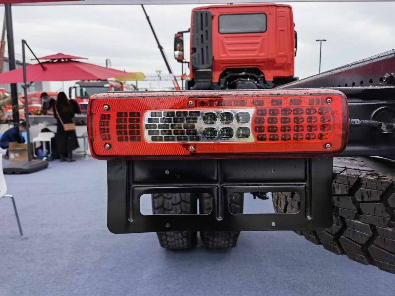 4x4 360HP SAIC Hongyan GENHOO H6 Fire Truck — Modern and Advanced! (7)