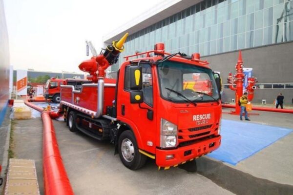 ISUZU 700P Remote Control Fire Truck