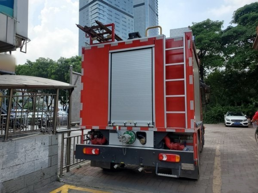 IVECO Eurocargo 3000-Liter Small Foam Fire Truck – The Top Choice for Urban Firefighting! (15)
