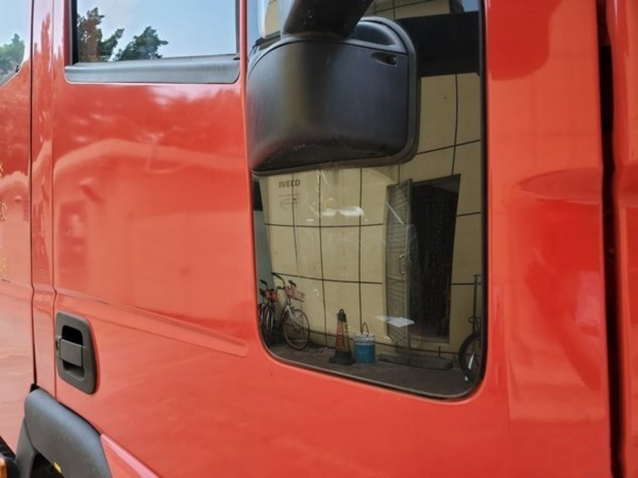 IVECO Eurocargo 3000-Liter Small Foam Fire Truck – The Top Choice for Urban Firefighting! (7)
