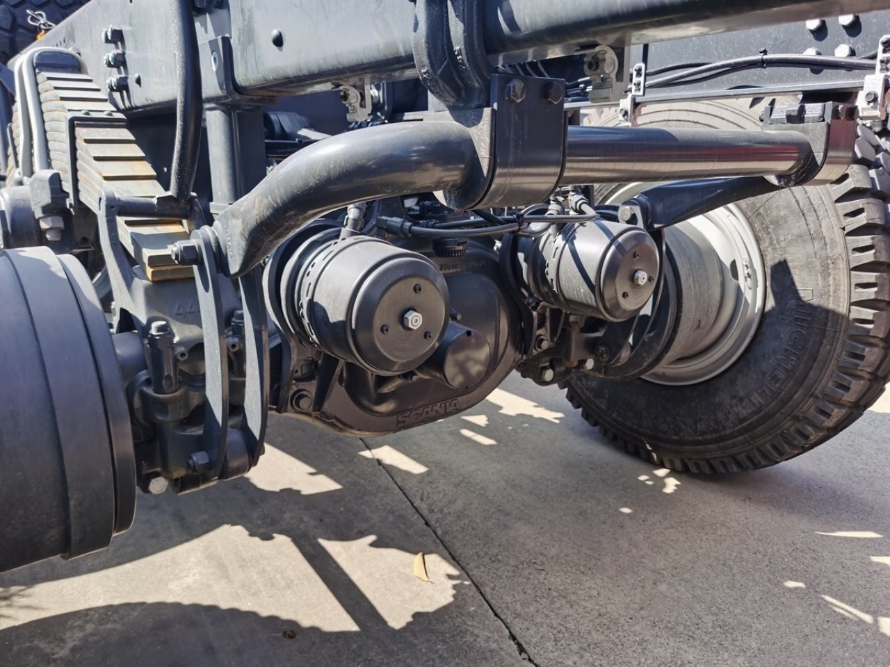 Illustrated Guide 500HP 6x6 Scania XT Airport Fire Truck Chassis (15)