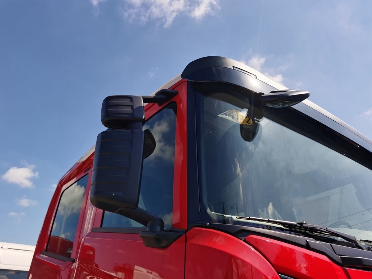Illustrated Guide 500HP 6x6 Scania XT Airport Fire Truck Chassis (5)