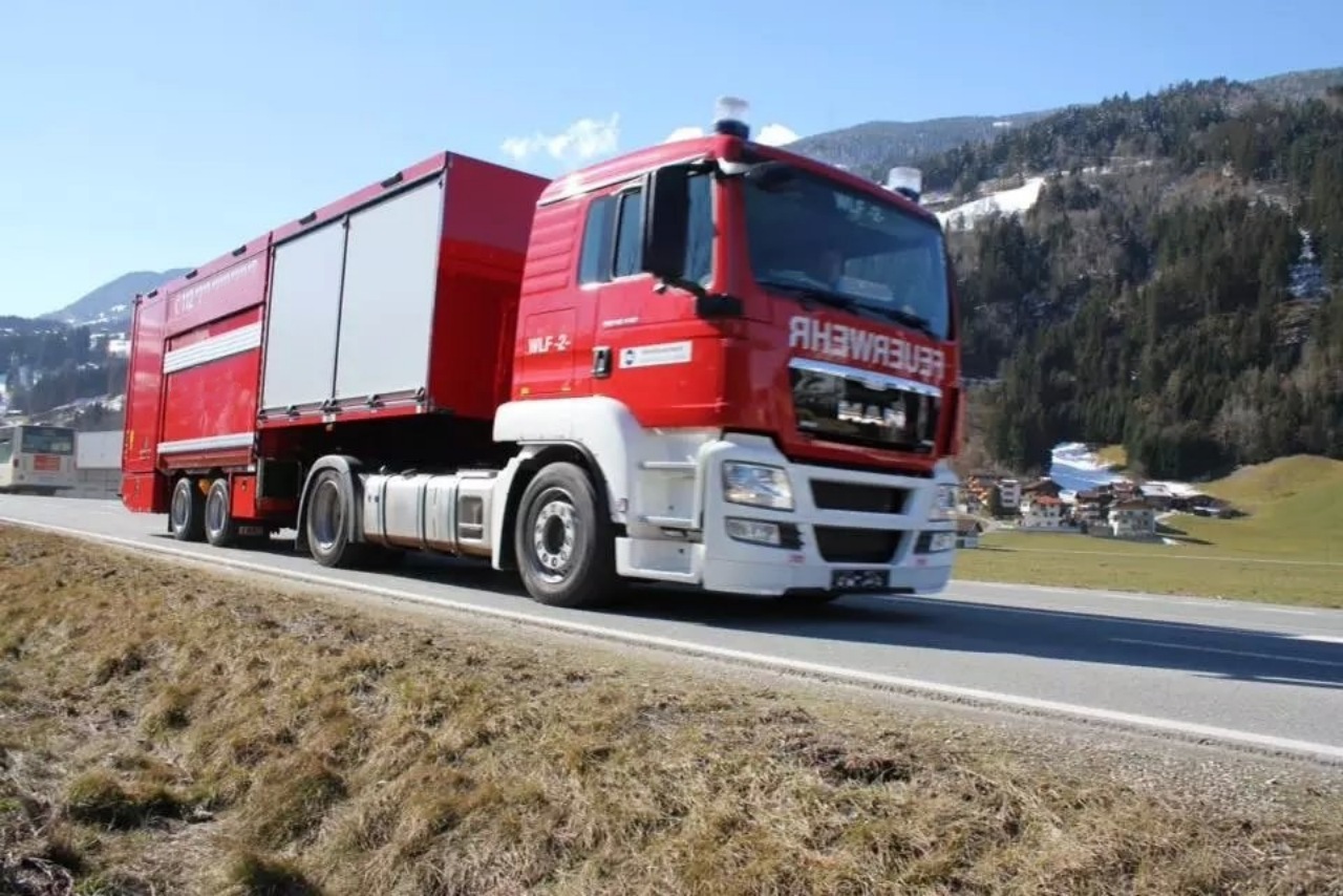 MAN TGS 11000L Semi-Trailer Hazmat Fire Truck — a Trusted Choice! (5)