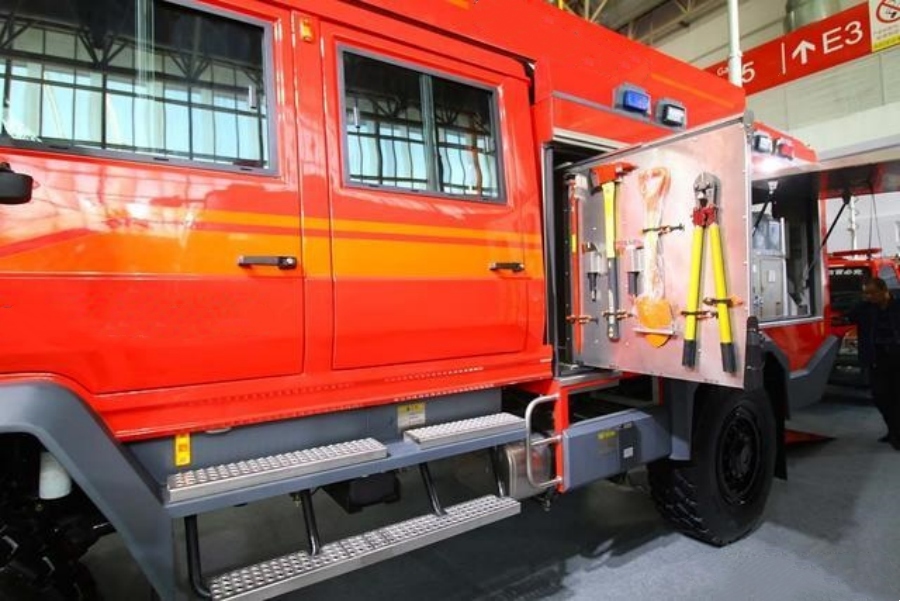 SHACMAN 4X4 Wildland Fire Truck, All-Terrain Emergency Rescue (10)