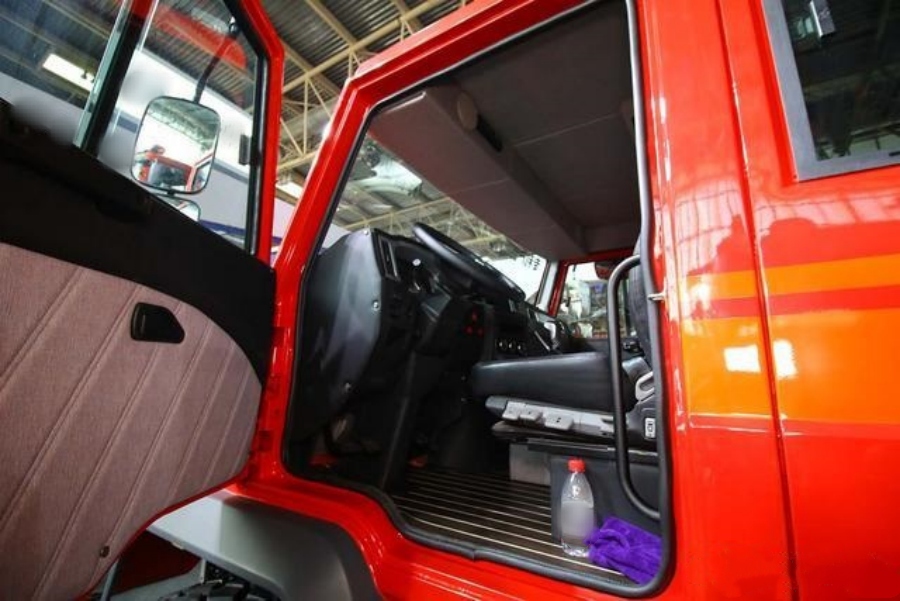 SHACMAN 4X4 Wildland Fire Truck, All-Terrain Emergency Rescue (7)
