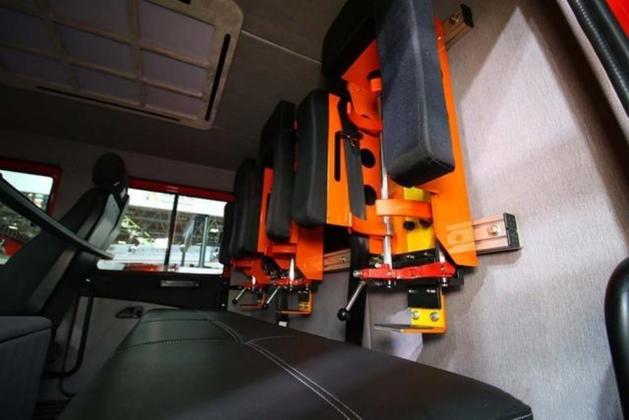 SHACMAN 4X4 Wildland Fire Truck, All-Terrain Emergency Rescue (9)