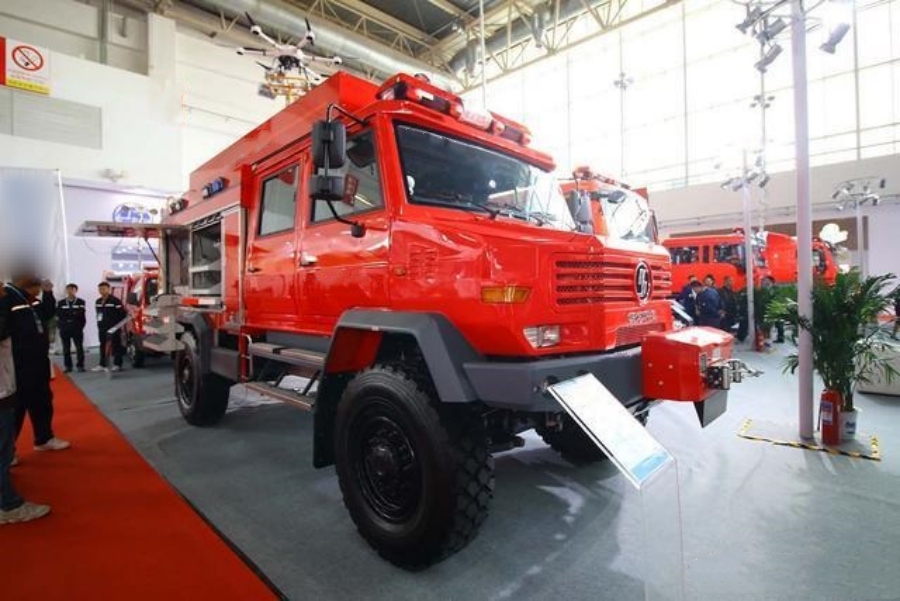SHACMAN 4X4 Wildland Fire Truck, All-Terrain Emergency Rescue