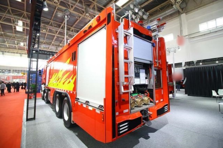 Scania R620 8x4 18000 Liter Water Foam Fire Truck, V8 Flagship! (10)