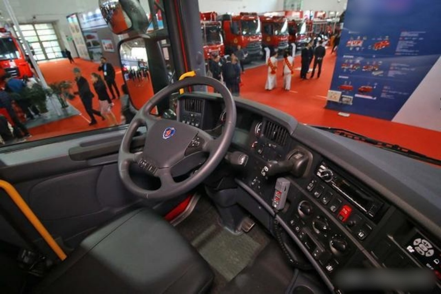 Scania R620 8x4 18000 Liter Water Foam Fire Truck, V8 Flagship! (7)