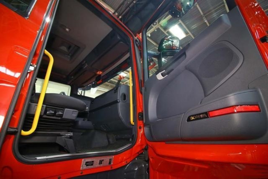 Scania R620 8x4 18000 Liter Water Foam Fire Truck, V8 Flagship! (9)