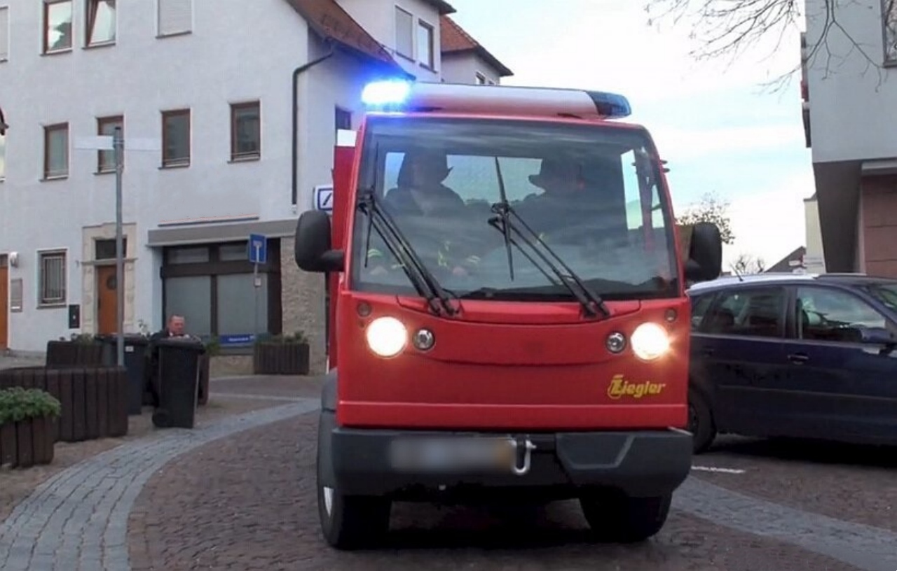 The World's Smallest 3-axle Fire Truck — the 5.97m Ziegler Water Tank Fire Truck (5)
