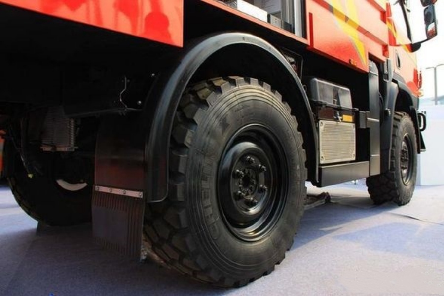 Unimog U20 Small Fire Truck — The Urban Elf! (10)