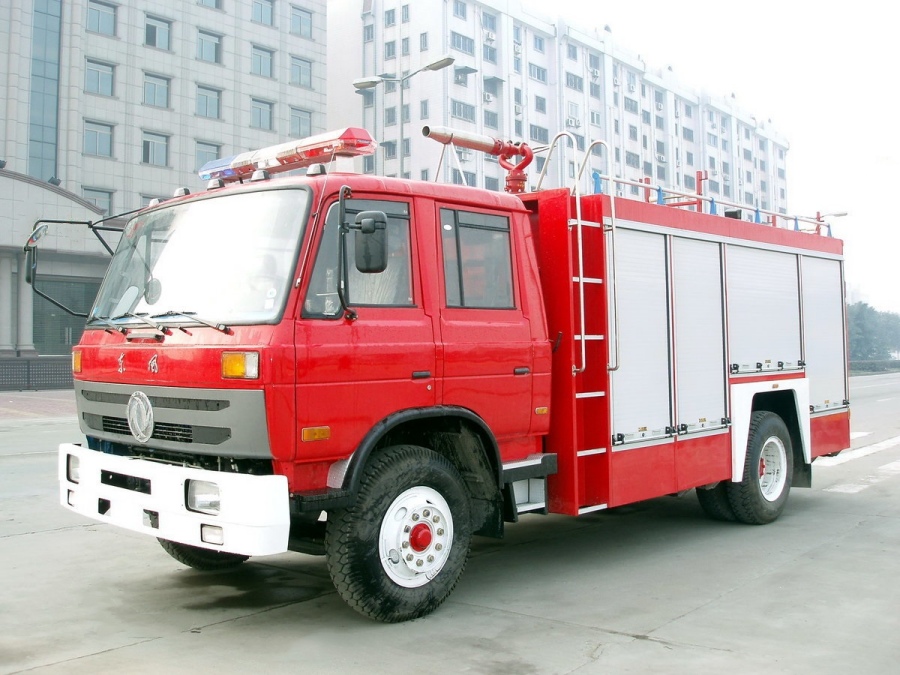 dry powder fire truck