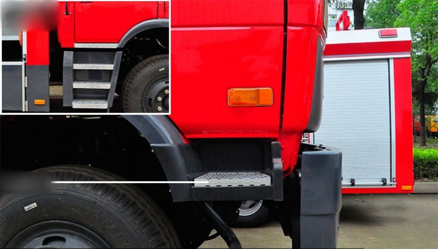 6000L Dongfeng 153 Double-Row Water Tanker Fire Truck, Luxurious Appearance! (5)