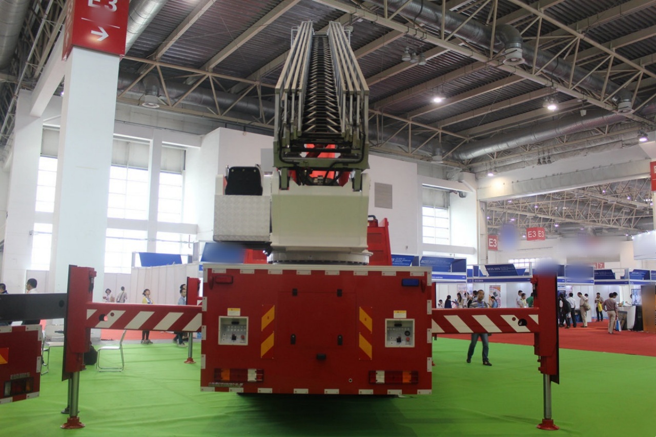 Aerial Ladder Fire Truck and Rescue Fire Truck — a Powerful Alliance! (4)