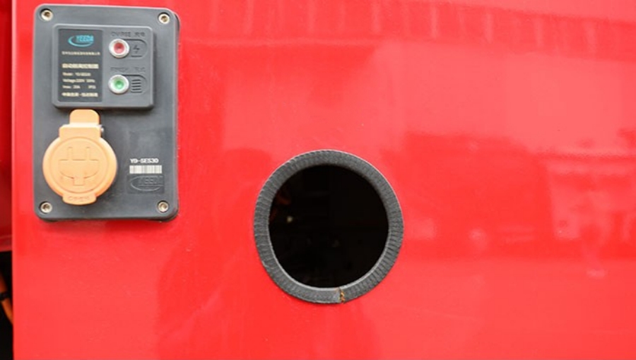 Appearance and Chassis Review of the ISUZU Double-Row EURO VI Foam Fire Truck (6)