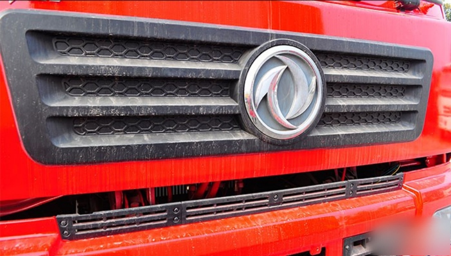 Dongfeng 6x4 Water Tanker Fire Truck, Powerfully Dominant! (2)