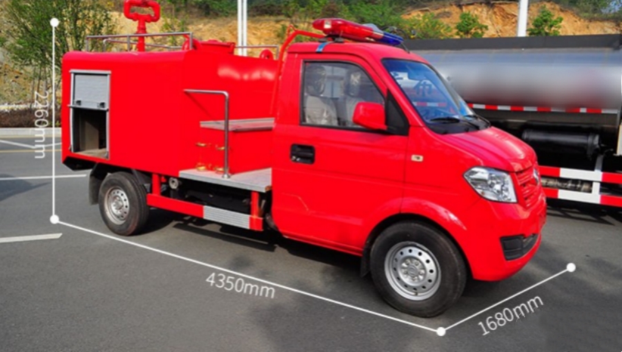 Dongfeng Single-Axle Small Water Tanker Fire Truck, the Alleyway Elf! (2)