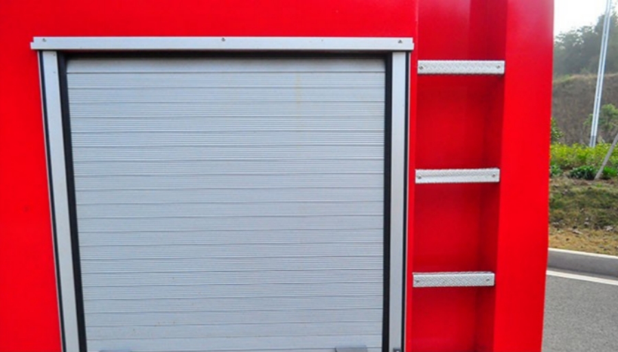Dongfeng Single-Axle Small Water Tanker Fire Truck, the Alleyway Elf! (7)