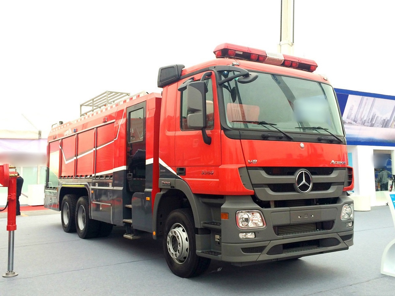 High-Rise Water Tanker Fire Truck Based on Mercedes-Benz Actros 3360 Chassis