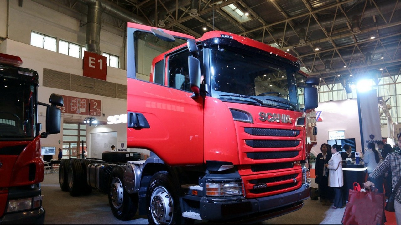 High-capacity Water Foam Fire Truck with Dedicated 8x4 Scania R620 V8 Chassis (2)