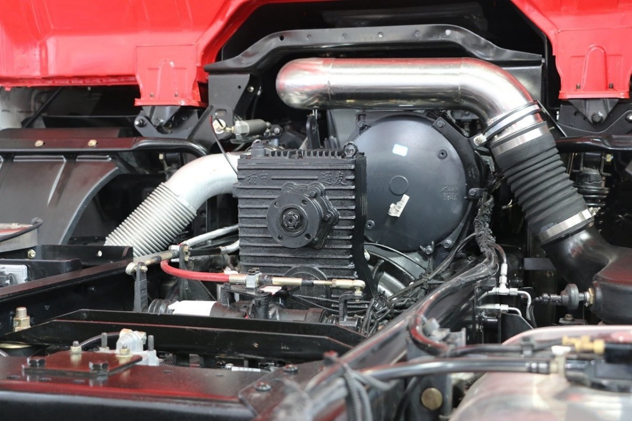 SAIC Hongyan 4-door Fire Truck — a Specialized Vehicle for Dedicated Use! (4)
