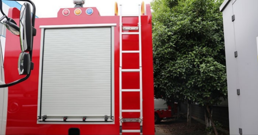 SINOTRUK HOWO 6X4 EURO VI 12 CBM Foam Fire Truck — Efficient Firefighting! (9)
