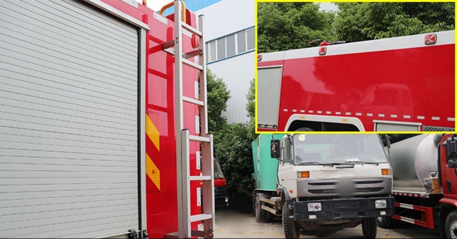 Specializes in Extinguishing Oil Fires, the Sinotruk HOWO TX 8X4 EURO VI Double-row Foam Fire Truck (8)