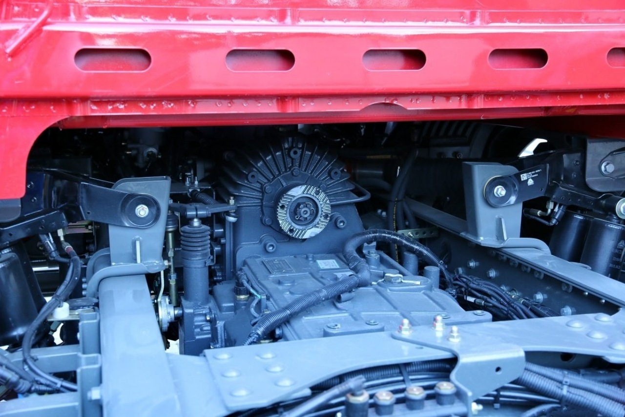 The SINOTRUK HOWO T5G 4-Door Fire Truck Dedicated Chassis, Shake up the Market! (5)
