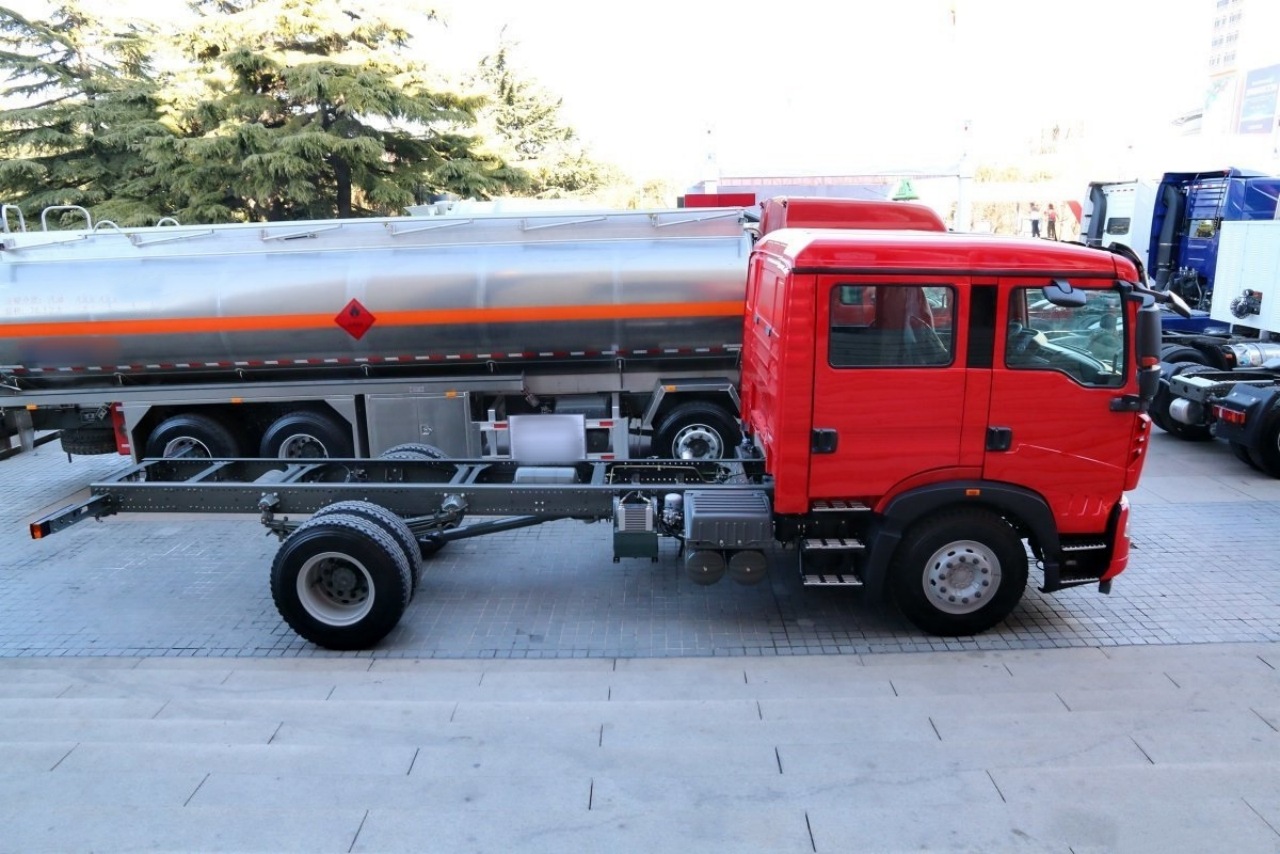 The SINOTRUK HOWO T5G 4-Door Fire Truck Dedicated Chassis, Shake up the Market! (7)
