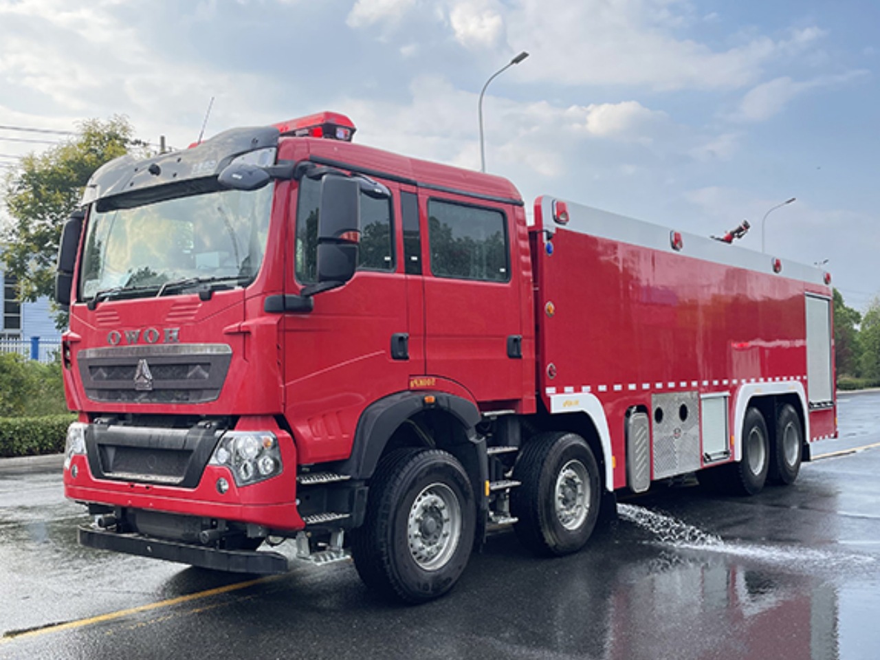 HOWO 25 CBM Water Foam Fire Truck