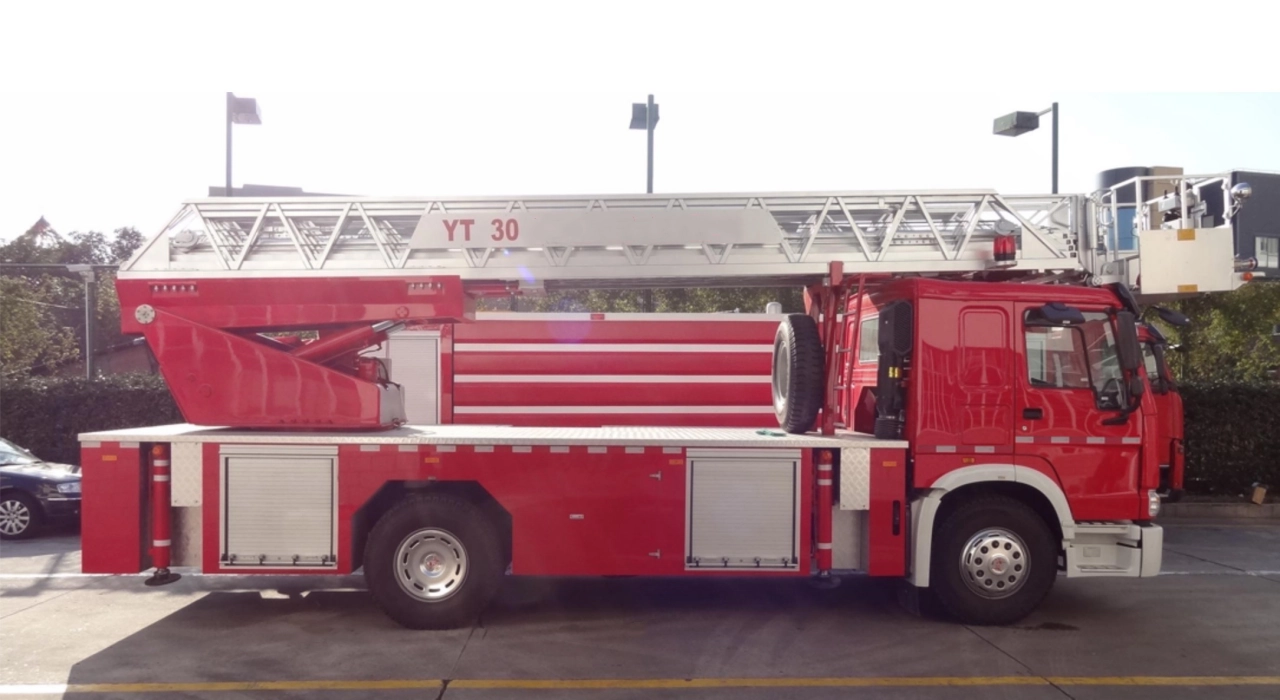 HOWO 32M Ladder Fire Truck (2)