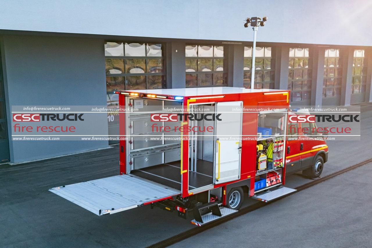 IVECO Mini Pumper Fire Truck (5) IVECO Mini Pumper Fire Truck (5)