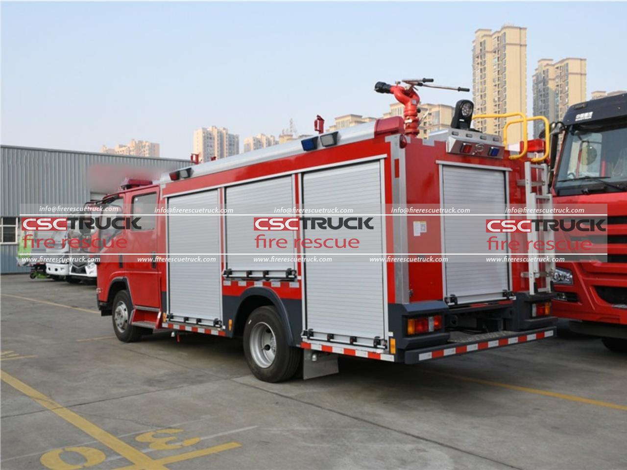 ISUZU ELF 4T Water Foam Tanker Fire Truck (3) ISUZU ELF 4T Water Foam Tanker Fire Truck (3)