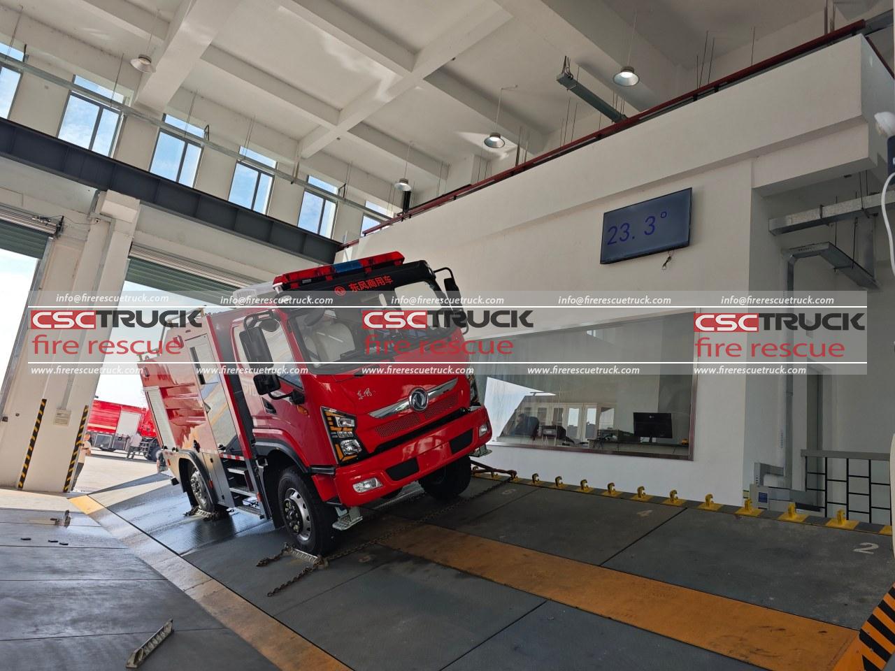 4x4 3t Small Water Fire Engine (2) 4x4 3t Small Water Fire Engine (2)