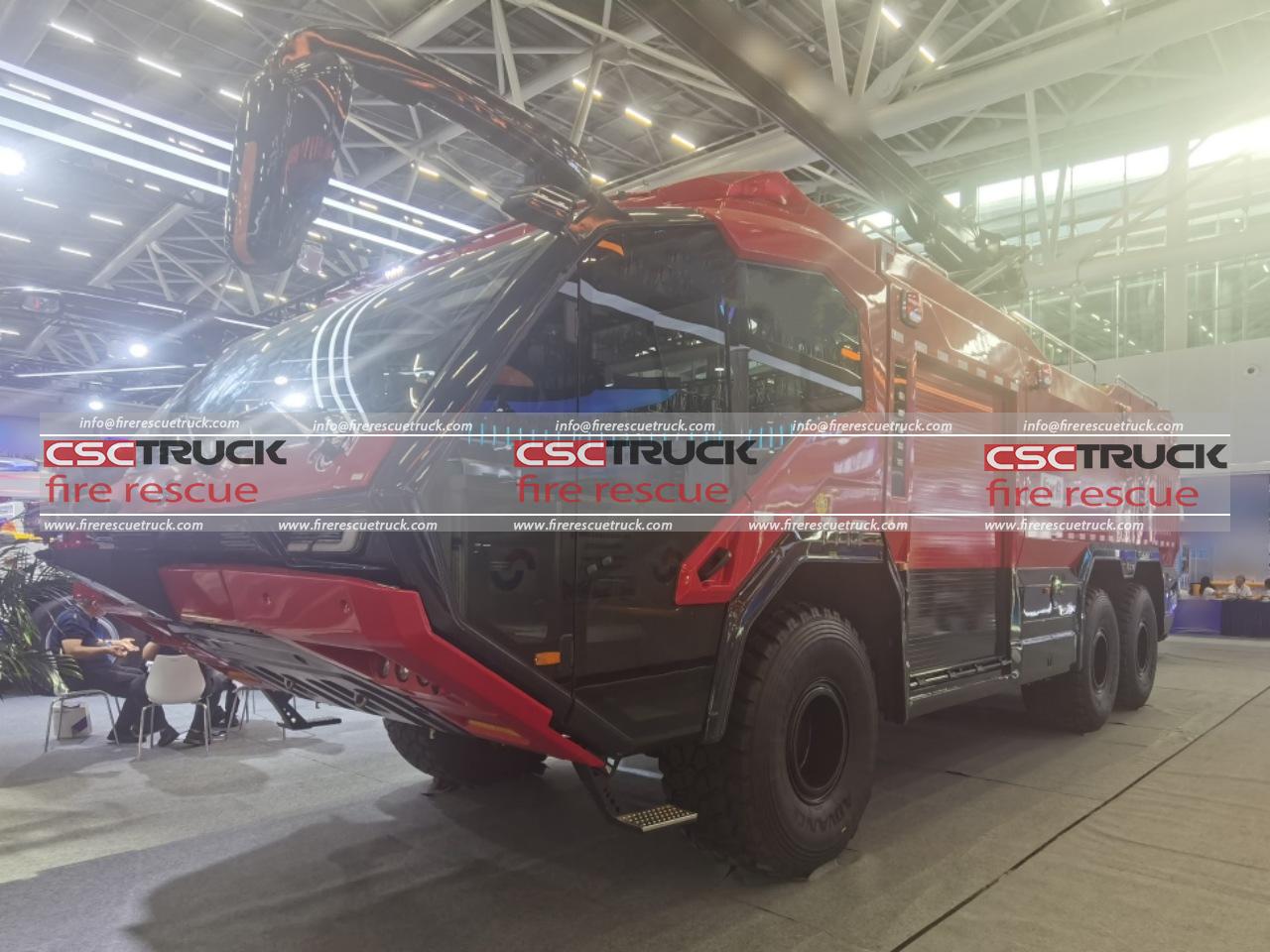 Kamion Zjarrfikës Ziegler 6X6 14000L për Aeroportin