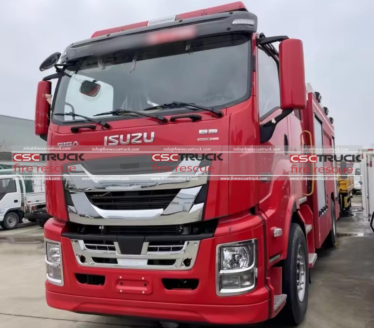 ISUZU GIGA 3 CBM Pumper Fire Engine (2) ISUZU GIGA 3 CBM Pumper Fire Engine (2)